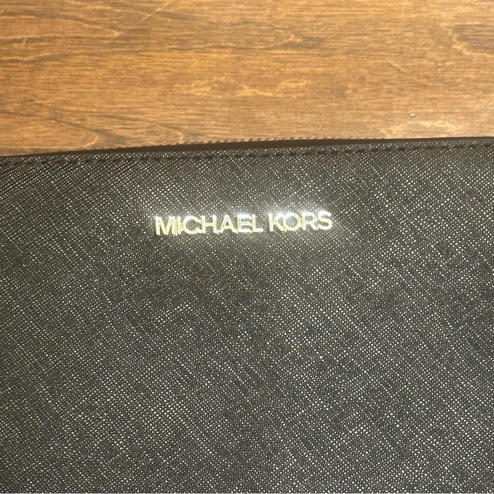 Michael Kors Jet Set Travel Large East/West Crossbody Black Purse NWT - Picture 3 of 14